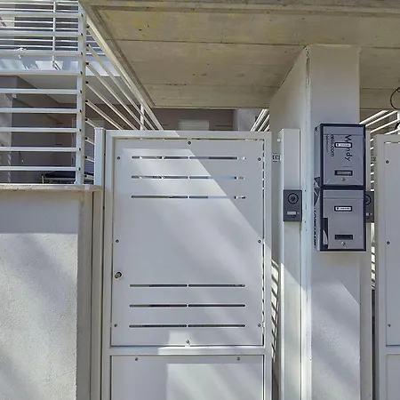 Incantevole Bilocale Giusy Con Posto Auto Appartamento